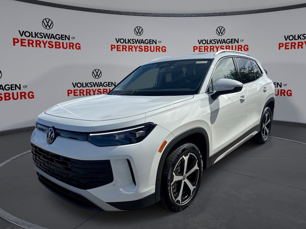 New 2025 Volkswagen Tiguan SE AWD w/ Panoramic Sunroof Package SUV