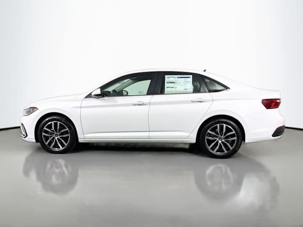 New 2026 Volkswagen Jetta 1.5T SE Sedan
