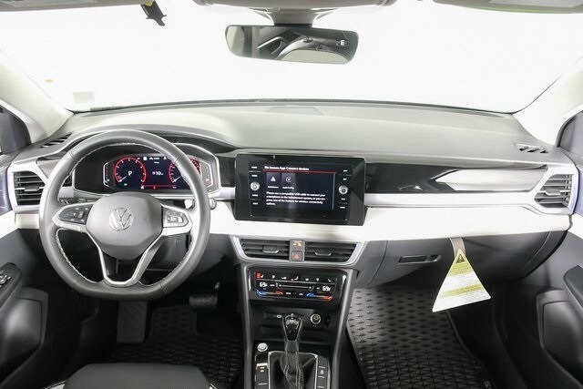2025 Volkswagen Taos SEL photo 3