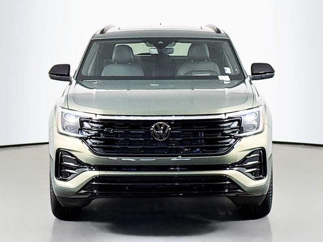 2026 Volkswagen Atlas Cross Sport SEL R-Line photo 2