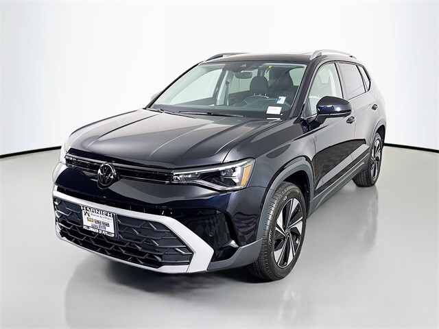 2025 Volkswagen Taos SE photo 3