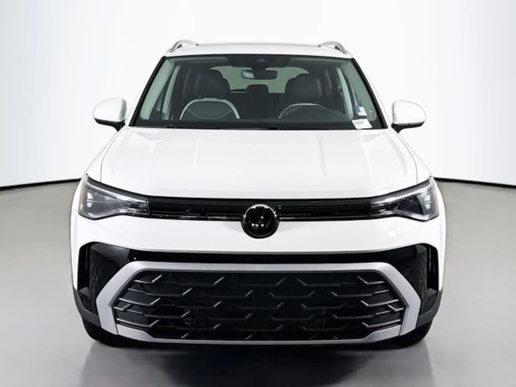 New 2025 Volkswagen Taos 1.5T SE SUV