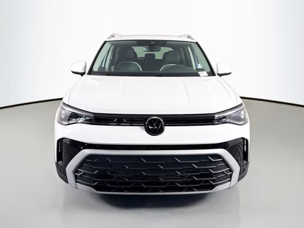 New 2025 Volkswagen Taos 1.5T SE SUV