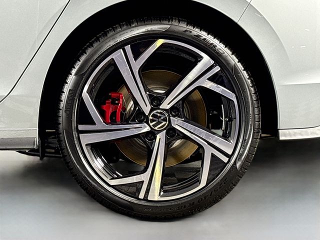 2025 Volkswagen Golf GTI SE - Photo 34