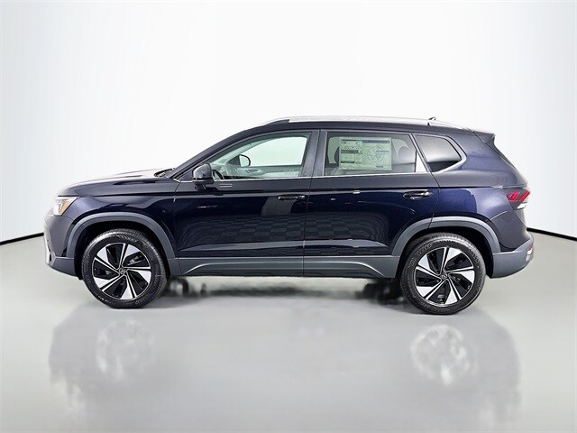 2025 Volkswagen Taos SE photo 4