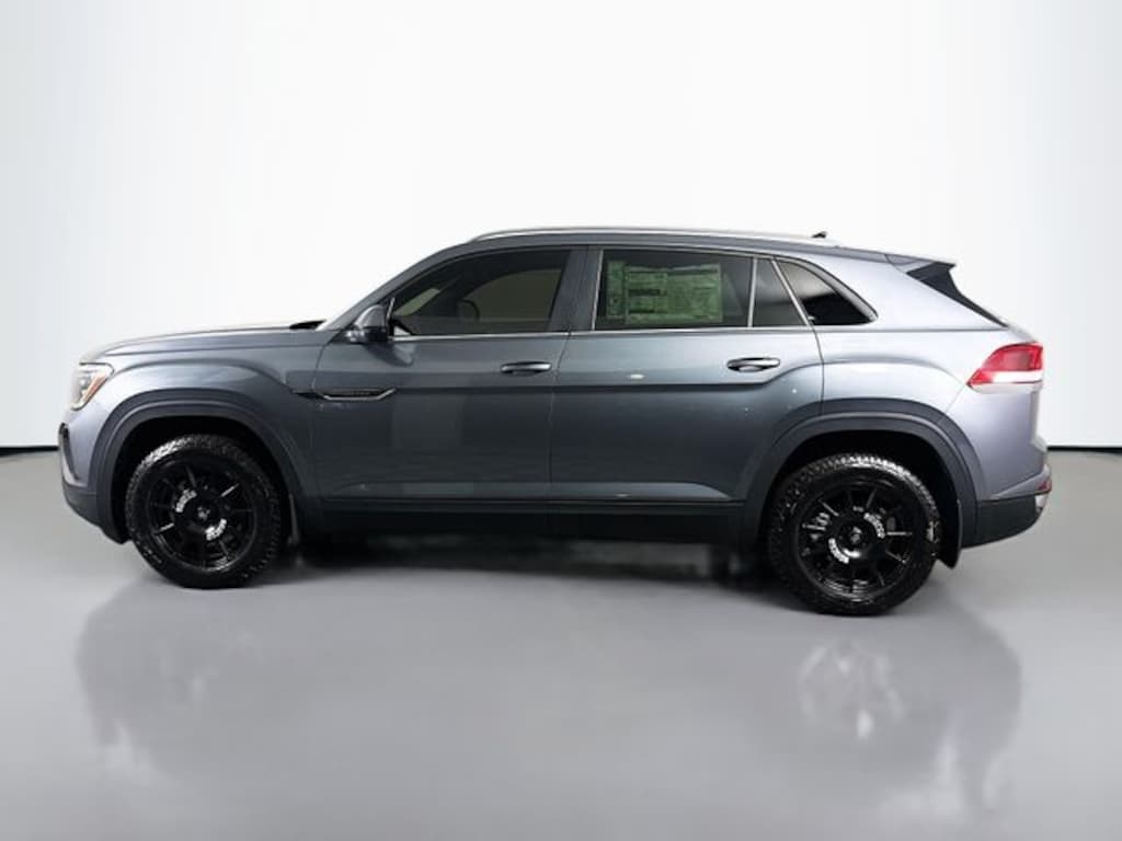 New 2025 Volkswagen Atlas Cross Sport 2.0T SE w/Technology SUV
