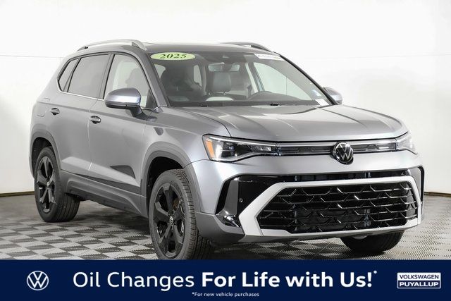 2025 Volkswagen Taos SEL's photo