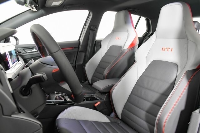 2024 Volkswagen Golf GTI 380 SE photo 4