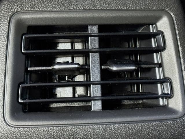 2025 Volkswagen Tiguan SE - Photo 27