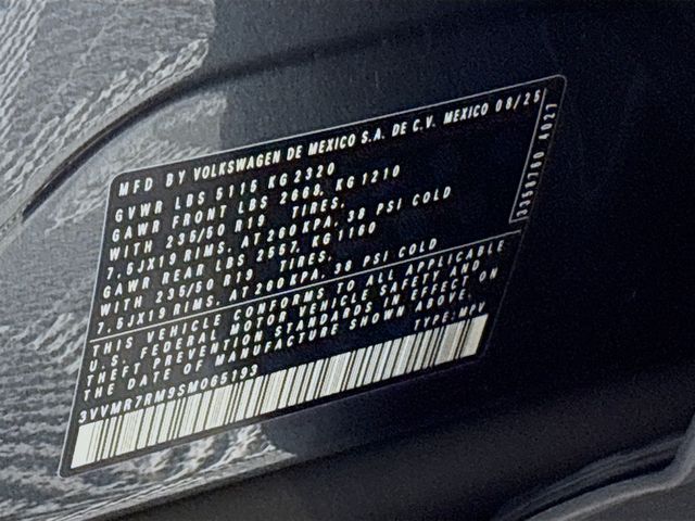 2025 Volkswagen Tiguan SE - Photo 34