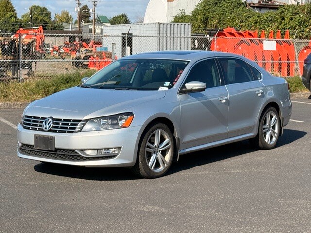 2013 Volkswagen Passat TDI SEL Premium photo 3
