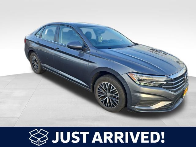 2021 Volkswagen Jetta SE's photo