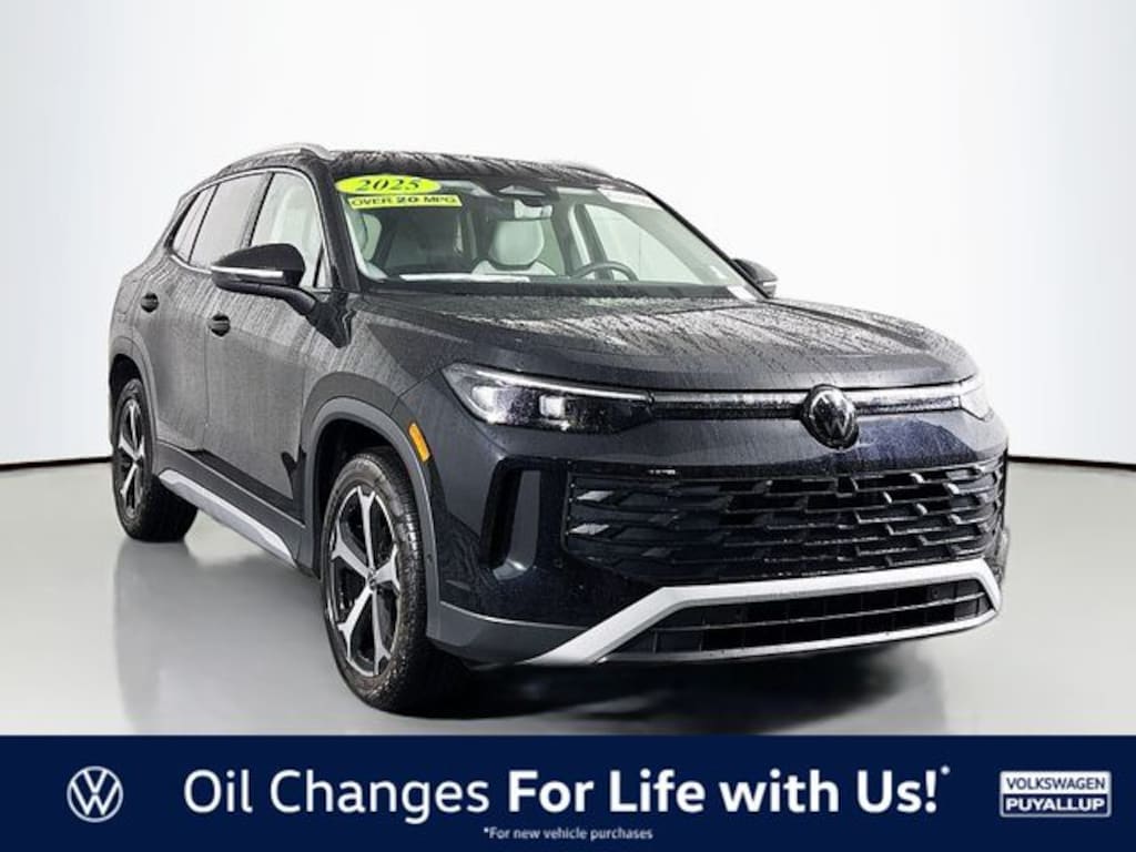 New 2025 Volkswagen Tiguan 2.0T SE SUV