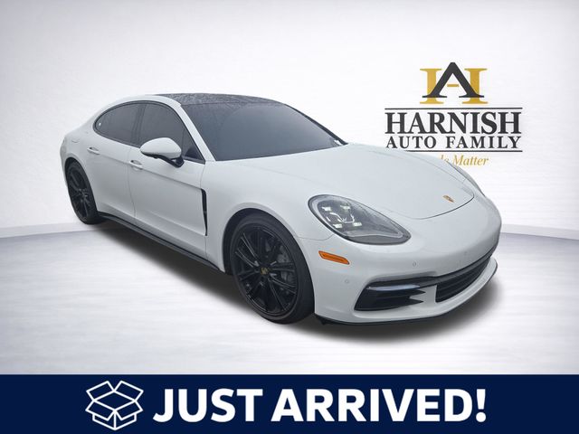 2018 Porsche Panamera 4S's photo