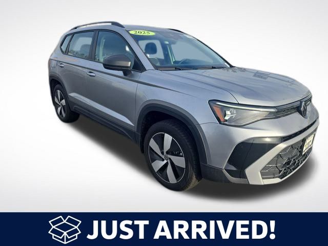 2025 Volkswagen Taos S's photo