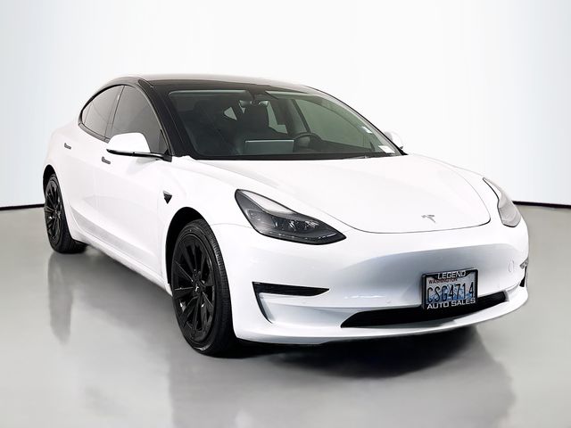 2022 Tesla Model 3 Standard Range Plus's photo