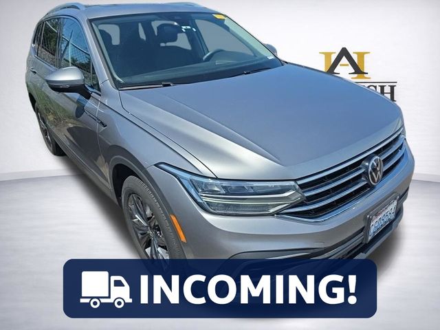 2023 Volkswagen Tiguan 2.0T SE 4Motion's photo