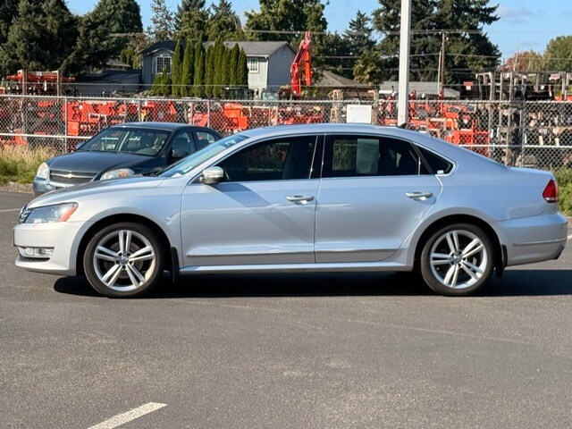 2013 Volkswagen Passat TDI SEL Premium photo 4