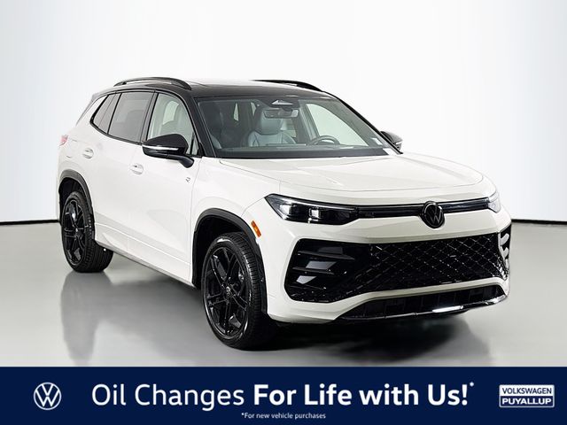 2025 Volkswagen Tiguan SE R-LINE BLACK's photo