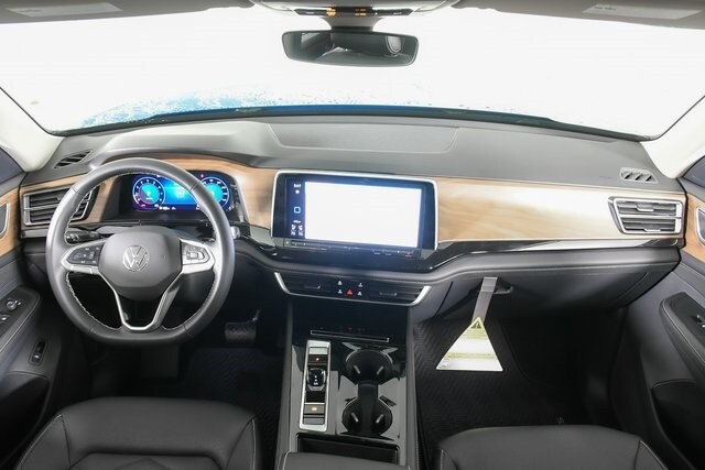 2025 Volkswagen Atlas SE Technology photo 3