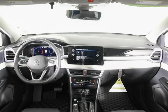 2025 Volkswagen Taos SEL photo 3