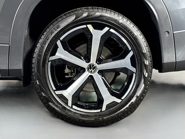 2025 Volkswagen Tiguan SE - Photo 33