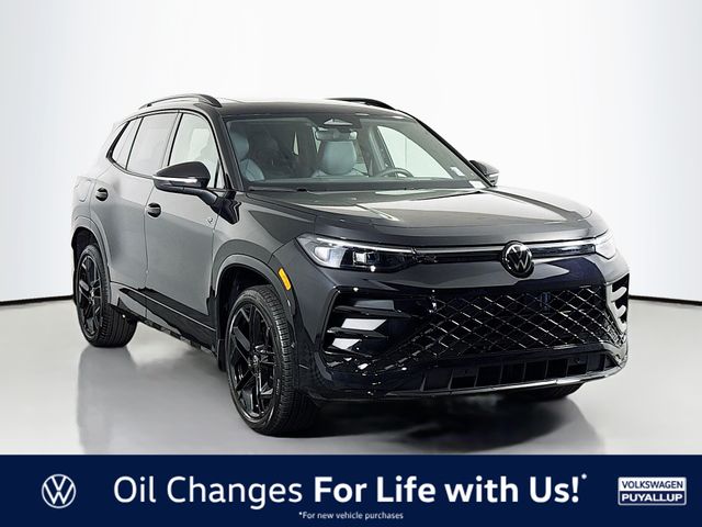 2025 Volkswagen Tiguan SE R-LINE BLACK's photo