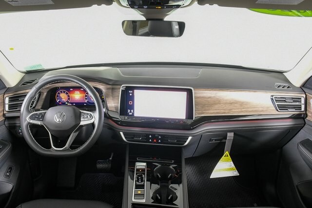 2025 Volkswagen Atlas SEL photo 3
