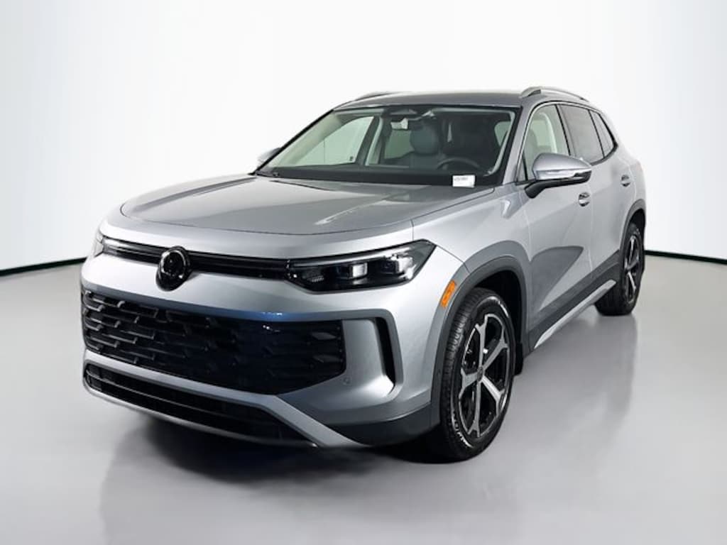 New 2025 Volkswagen Tiguan 2.0T SE SUV