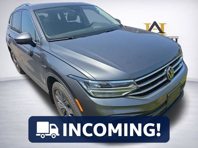 2023 Volkswagen Tiguan 2.0T SE 4Motion's photo