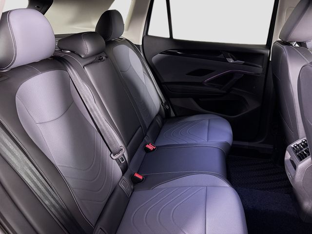 2025 Volkswagen Tiguan SE - Photo 29