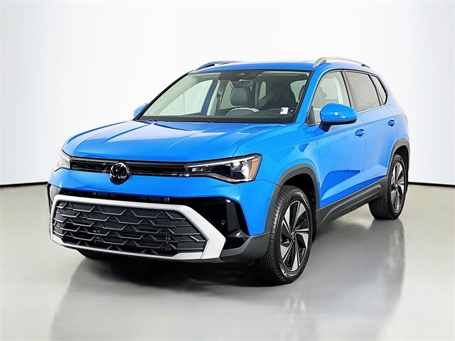 2025 Volkswagen Taos SE photo 3