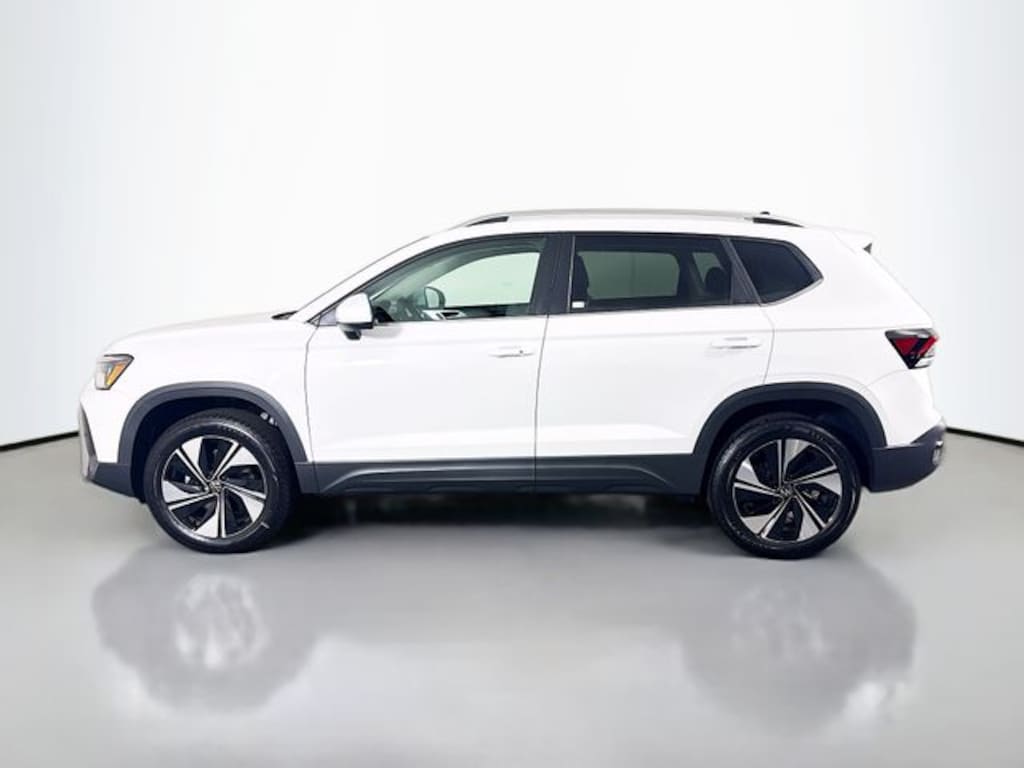 New 2025 Volkswagen Taos 1.5T SE SUV
