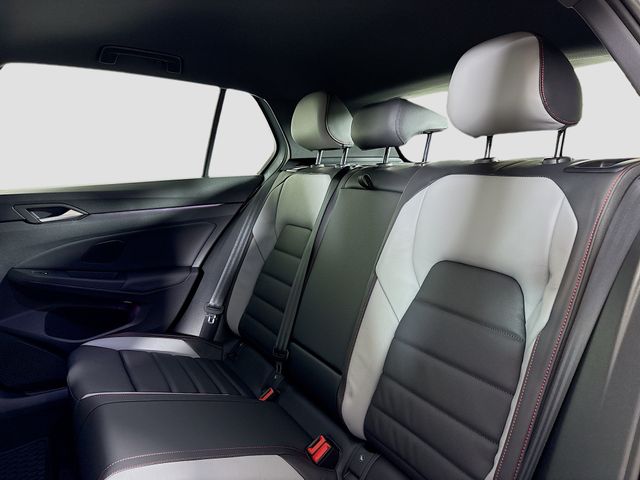 2025 Volkswagen Golf GTI SE - Photo 27