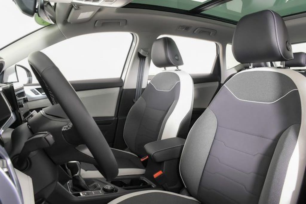 New 2025 Volkswagen Taos 1.5T SE SUV