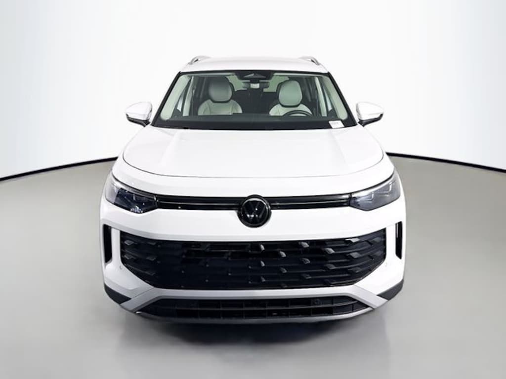 New 2025 Volkswagen Tiguan 2.0T SE SUV