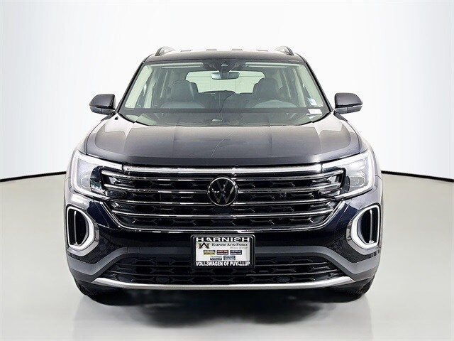 2024 Volkswagen Atlas SE photo 2