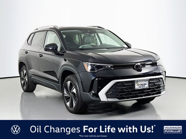 2025 Volkswagen Taos SE's photo