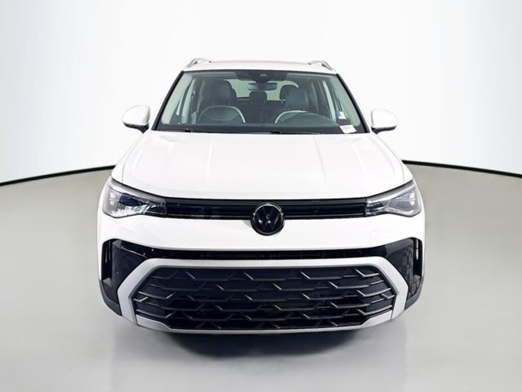 New 2025 Volkswagen Taos 1.5T SE SUV