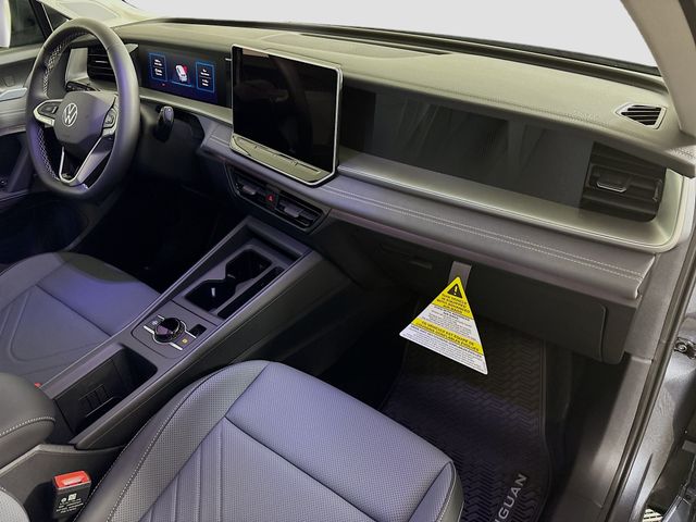 2025 Volkswagen Tiguan SE - Photo 31