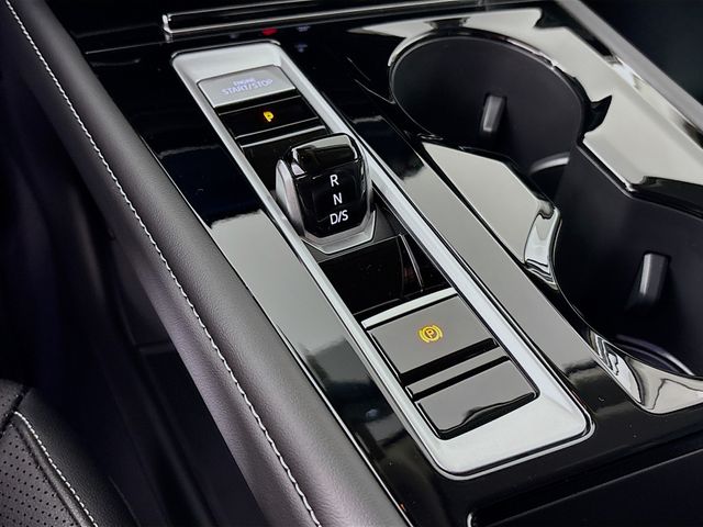 2026 Volkswagen Atlas SE w/Tech - Photo 18