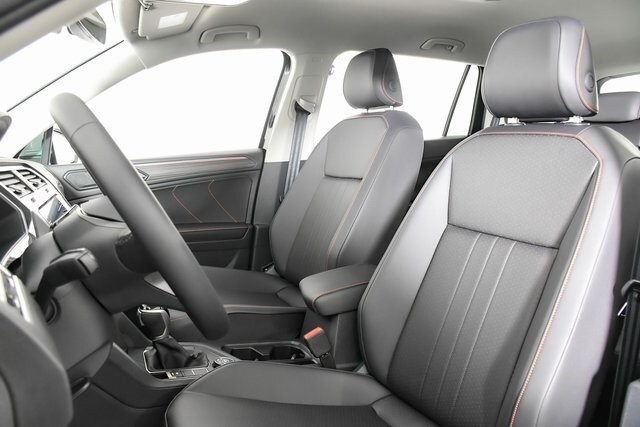 2024 Volkswagen Tiguan Wolfsburg Edition photo 4