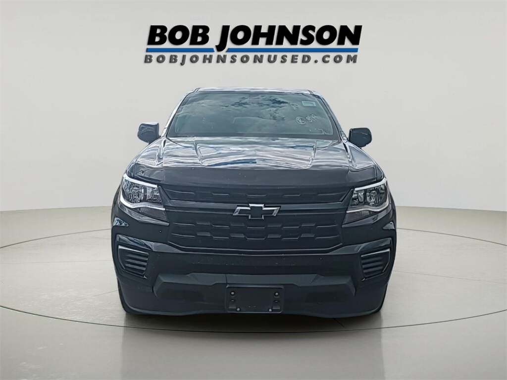 2022 Chevrolet Colorado LT photo 2