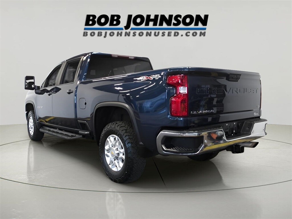 2021 Chevrolet Silverado 2500HD LT photo 2
