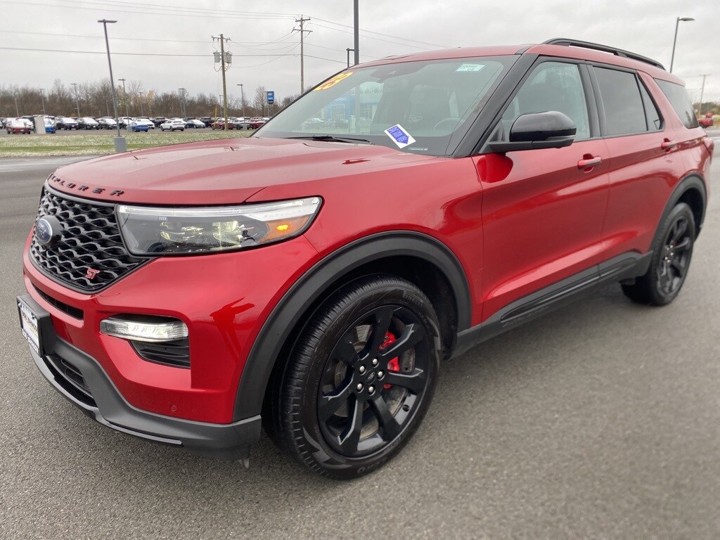 2023 Ford Explorer ST photo 3