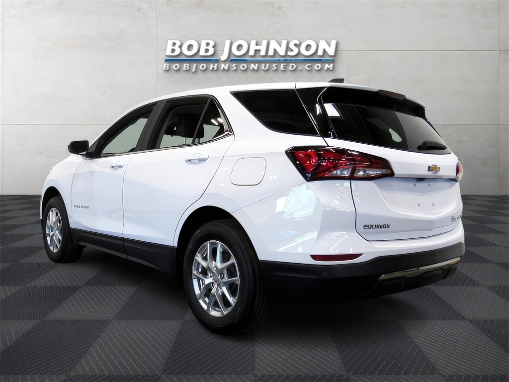 Used 2022 Chevrolet Equinox LT with VIN 3GNAXUEV5NL235457 for sale in Rochester, NY