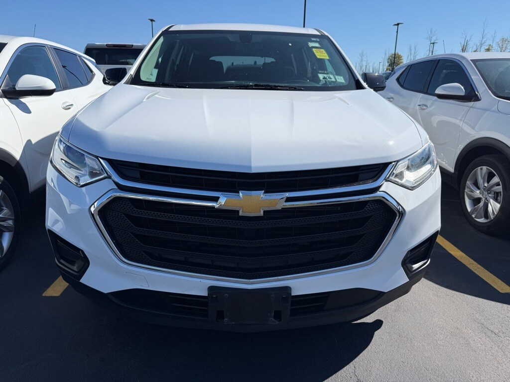 2019 Chevrolet Traverse LS photo 2