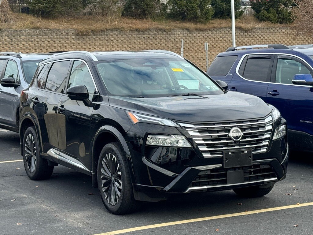Used 2025 Nissan Rogue Platinum SUV