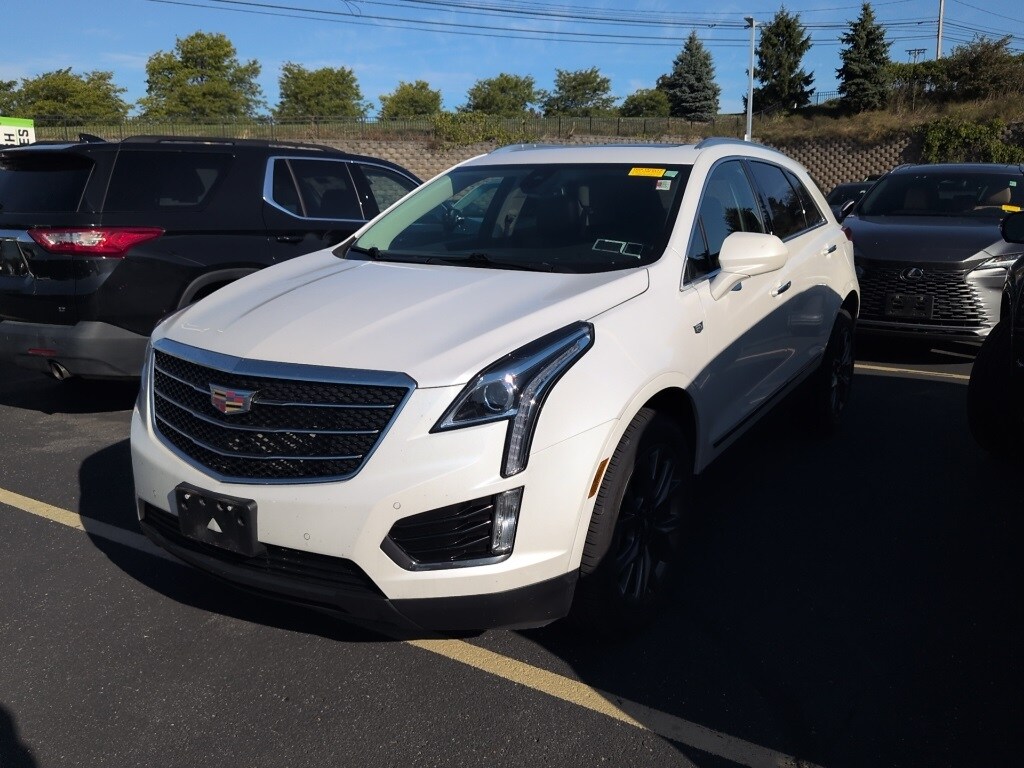 2019 Cadillac XT5 Luxury photo 2