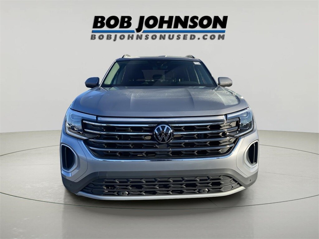 2024 Volkswagen Atlas SE Technology photo 2